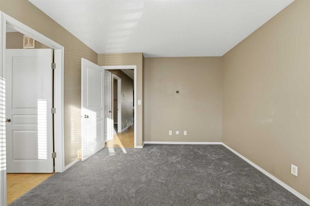 36 Ibbotson Close, Red Deer, AB - Indoor Photo Showing Other Room