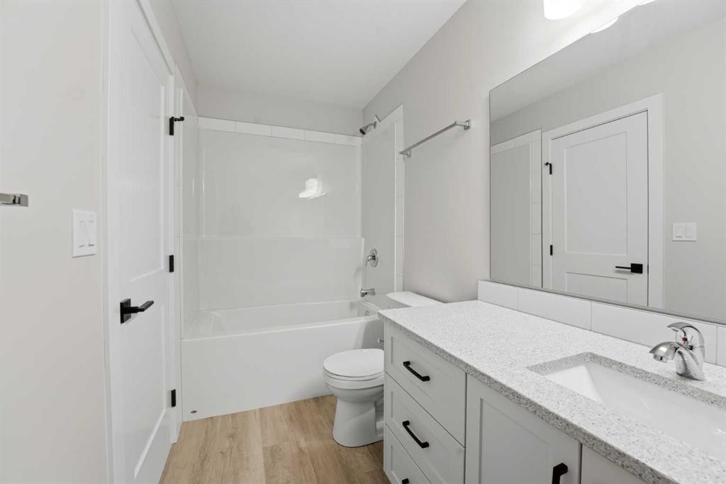 82 Bruns Crescent, Lacombe, AB - Indoor Photo Showing Bathroom
