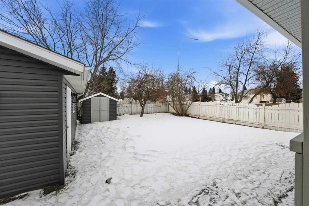 82 Bruns Crescent, Lacombe, AB - Outdoor