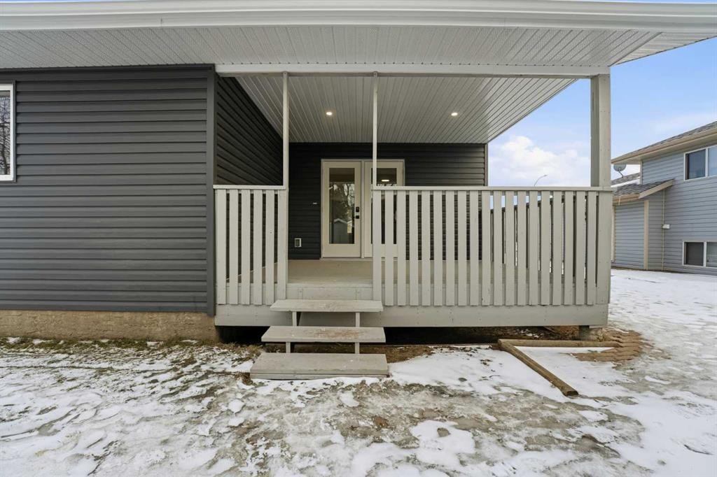 82 Bruns Crescent, Lacombe, AB - Outdoor With Exterior