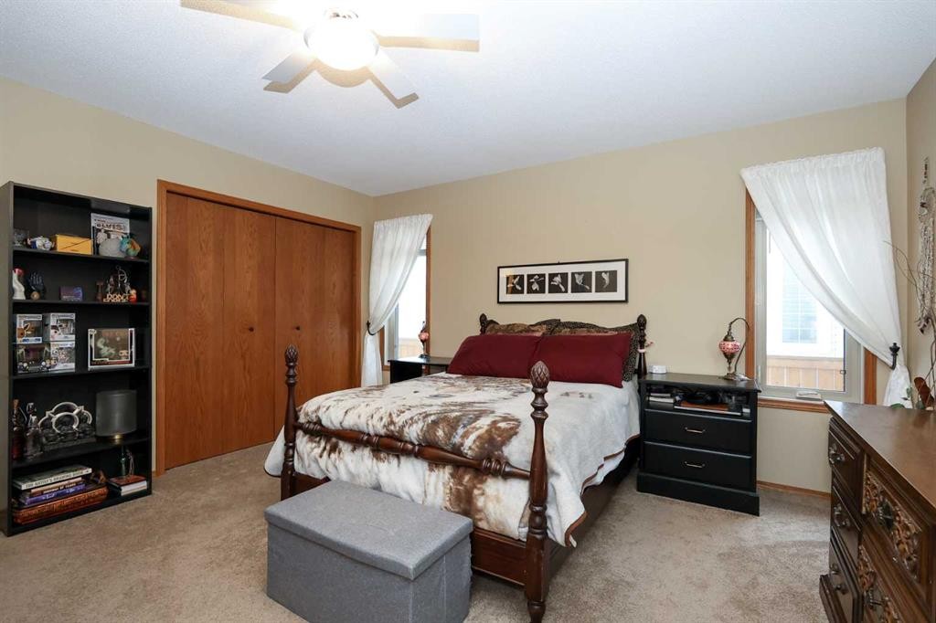 31 Armitage Close, Red Deer, AB - Indoor Photo Showing Bedroom