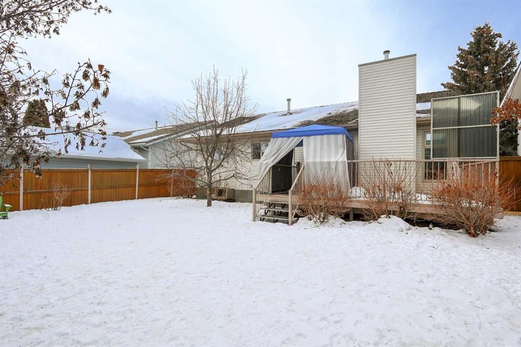 31 Armitage Close, Red Deer, AB - Outdoor