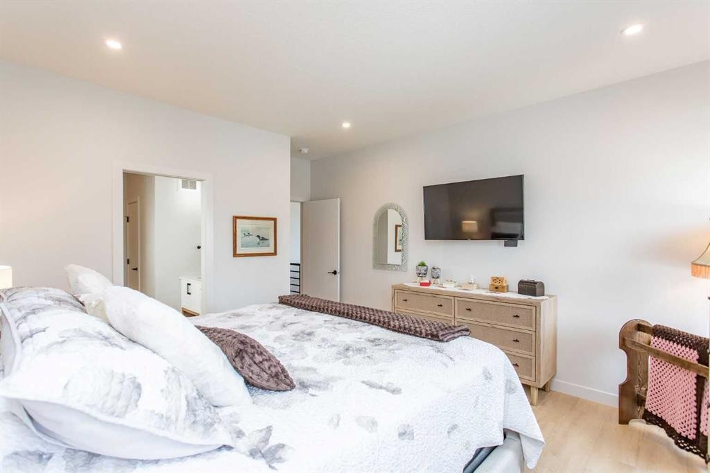 12 Emmett Crescent, Red Deer, AB - Indoor Photo Showing Bedroom