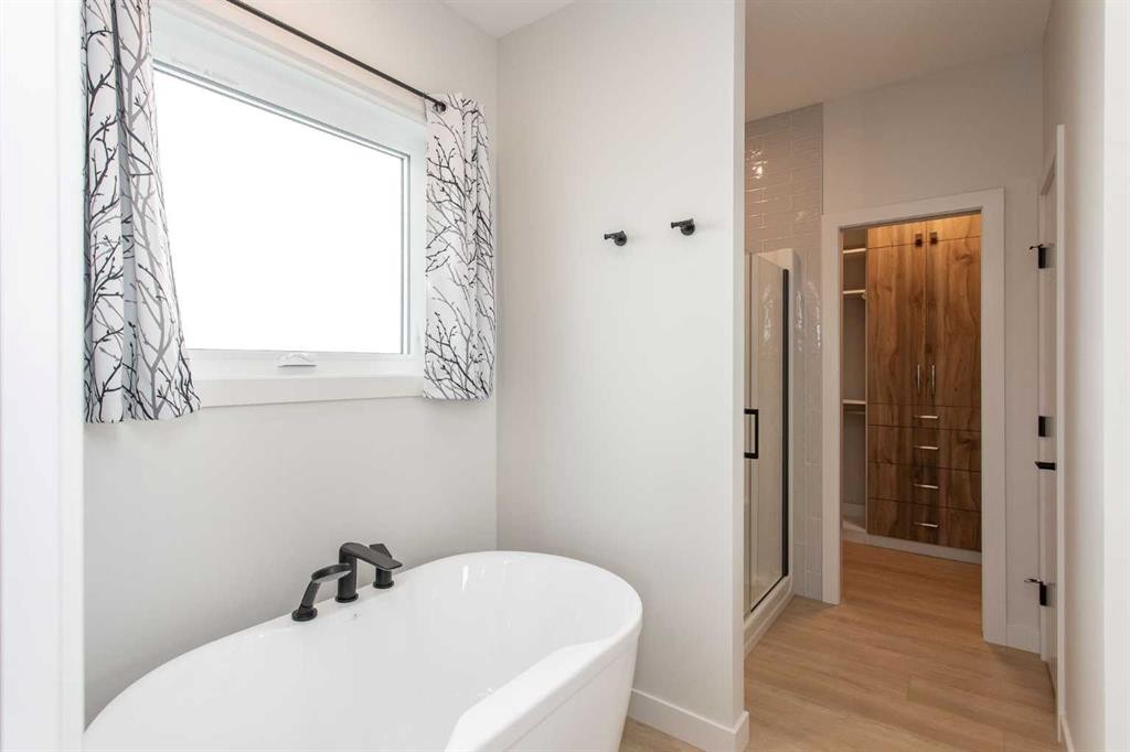 12 Emmett Crescent, Red Deer, AB - Indoor Photo Showing Bathroom