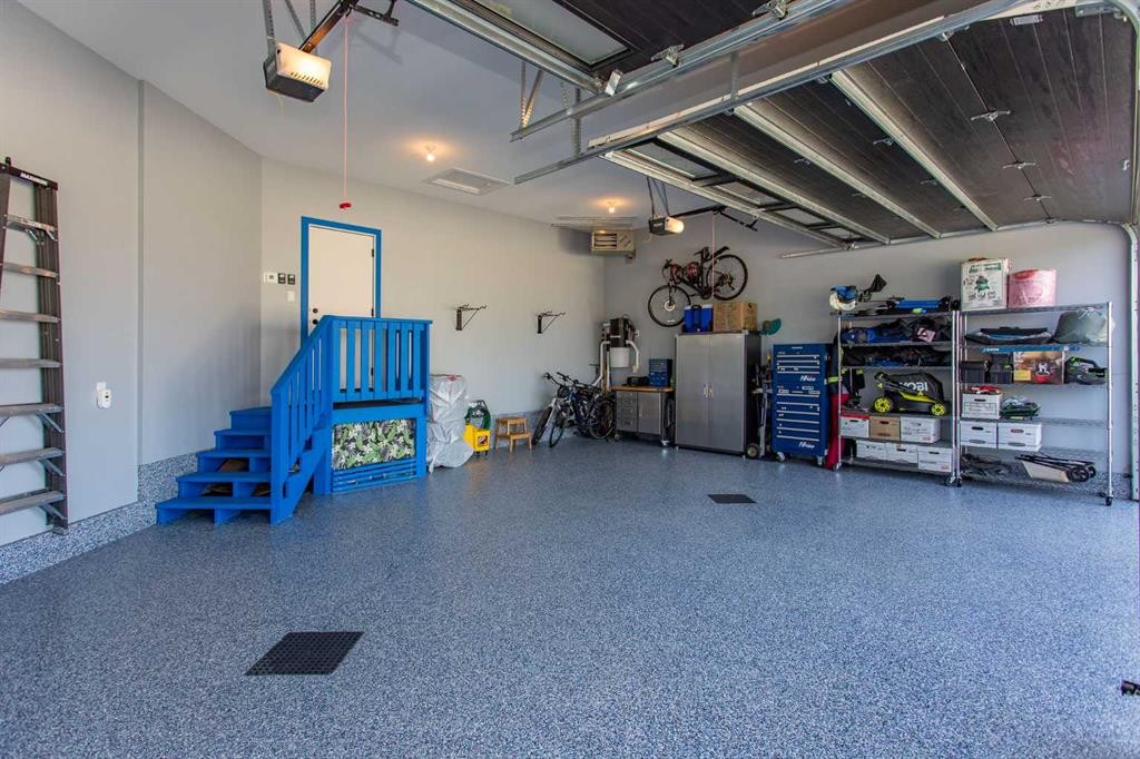 12 Emmett Crescent, Red Deer, AB - Indoor Photo Showing Garage