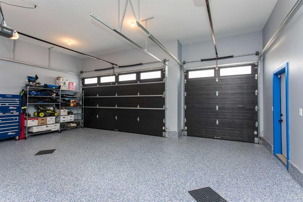 12 Emmett Crescent, Red Deer, AB - Indoor Photo Showing Garage