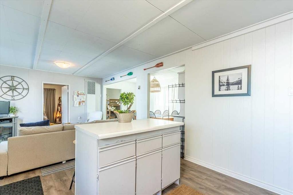 125 Poplar Bay, Rural Wetaskiwin No. 10, County Of, AB - Indoor