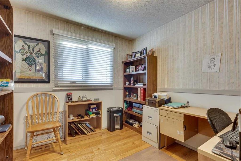 40 Nielsen Close, Red Deer, AB - Indoor Photo Showing Office