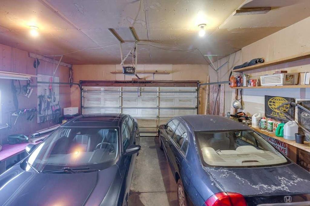 40 Nielsen Close, Red Deer, AB - Indoor Photo Showing Garage