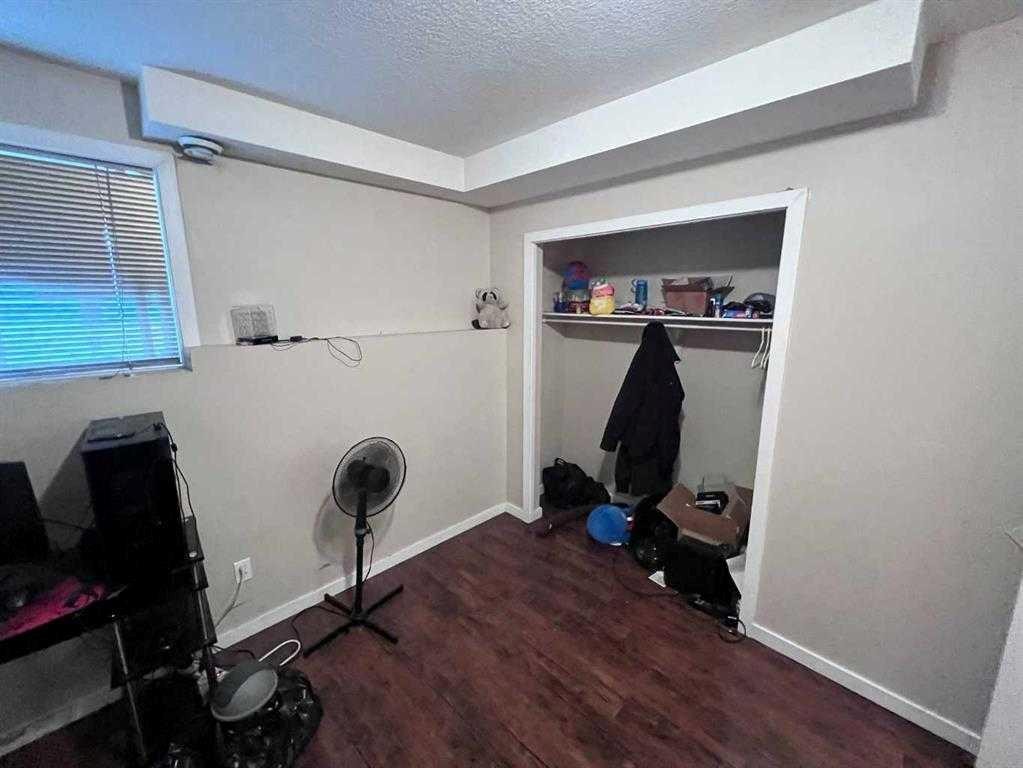 42 Joice Close, Red Deer, AB - Indoor