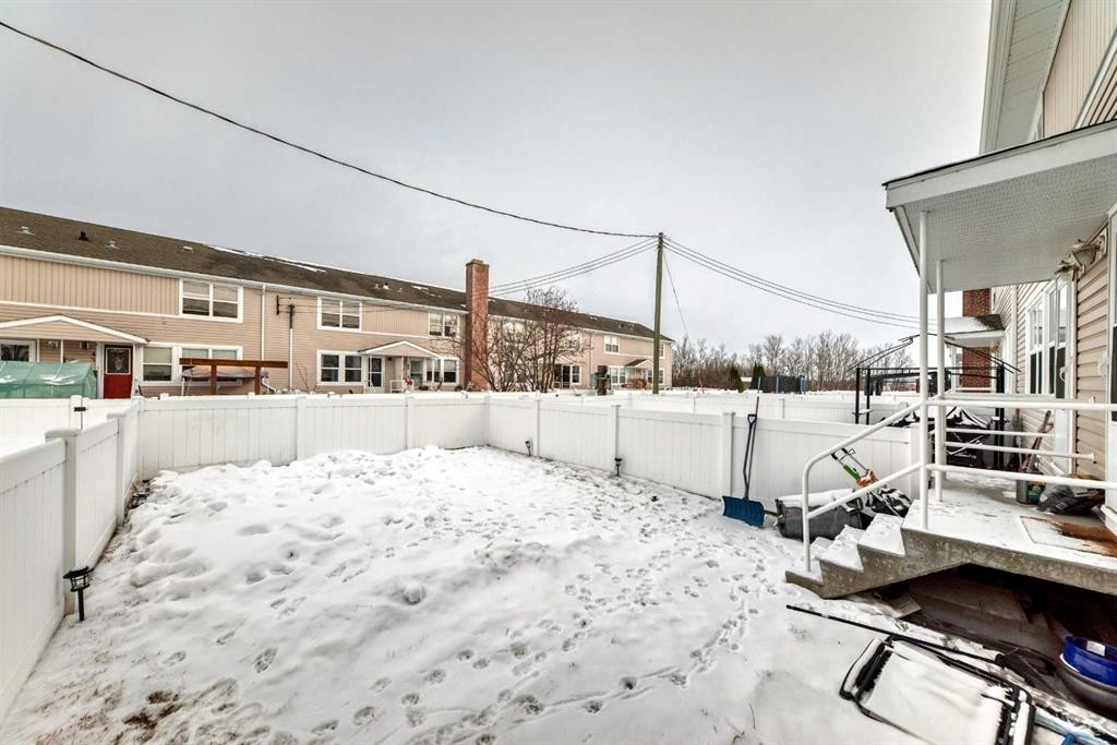 49 Poplar Crescent, Springbrook, AB