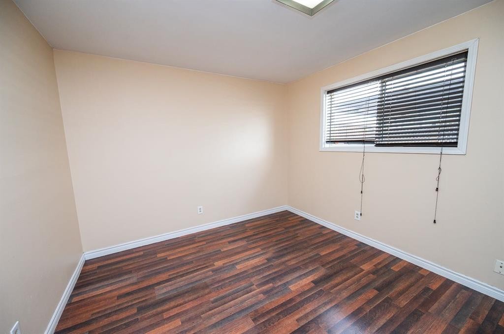 5811 43 Avenue, Red Deer, AB - Indoor Photo Showing Other Room