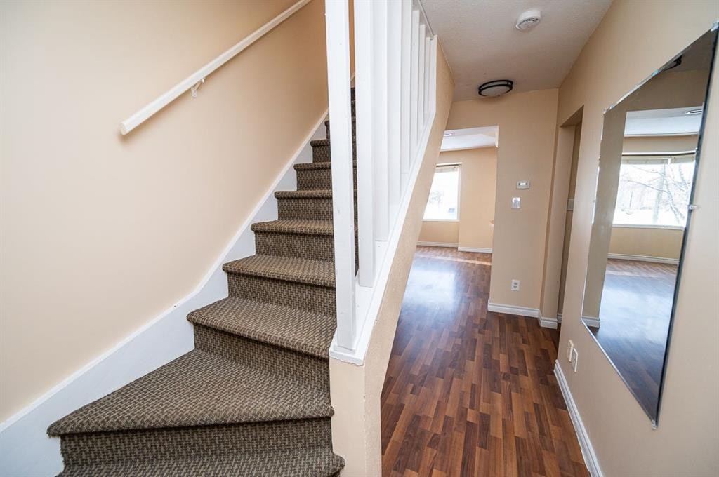 5811 43 Avenue, Red Deer, AB - Indoor Photo Showing Other Room