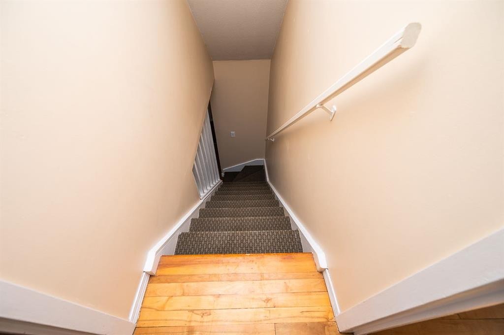 5811 43 Avenue, Red Deer, AB - Indoor Photo Showing Other Room