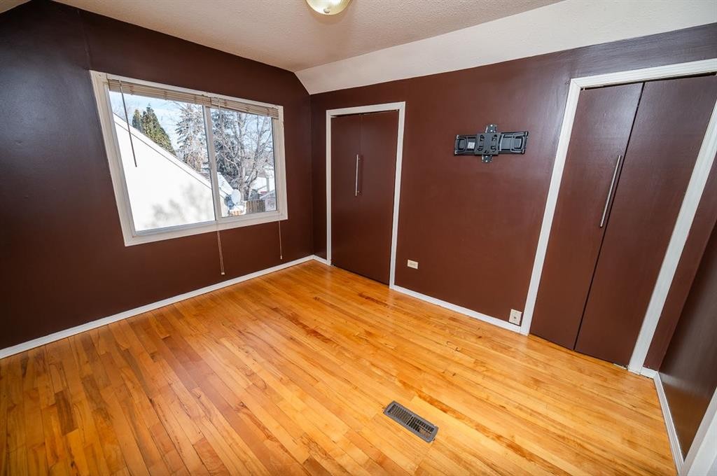 5811 43 Avenue, Red Deer, AB - Indoor Photo Showing Other Room