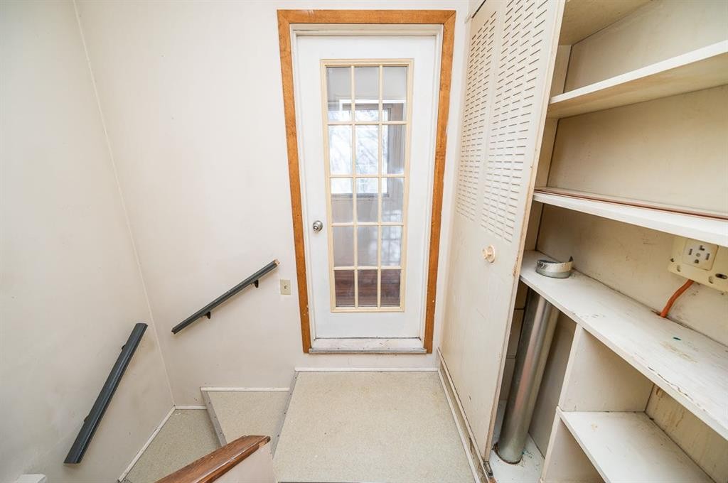 5811 43 Avenue, Red Deer, AB - Indoor Photo Showing Other Room