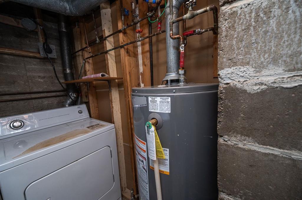 5811 43 Avenue, Red Deer, AB - Indoor