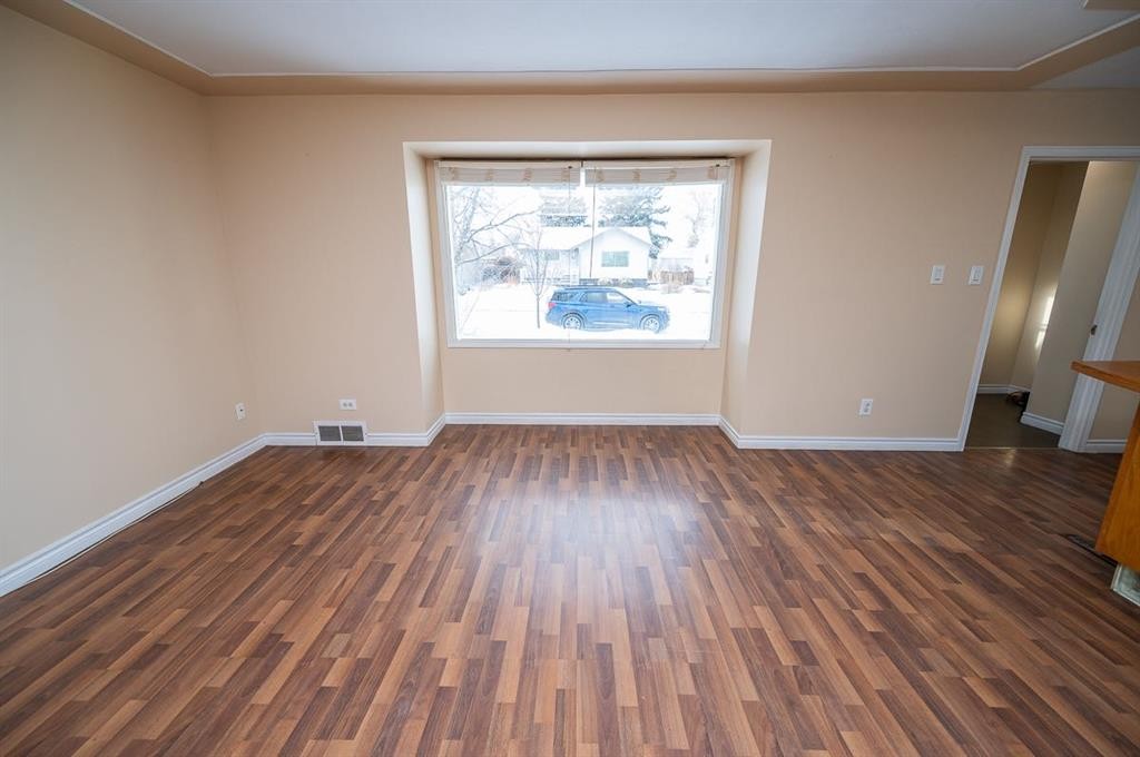5811 43 Avenue, Red Deer, AB - Indoor Photo Showing Other Room