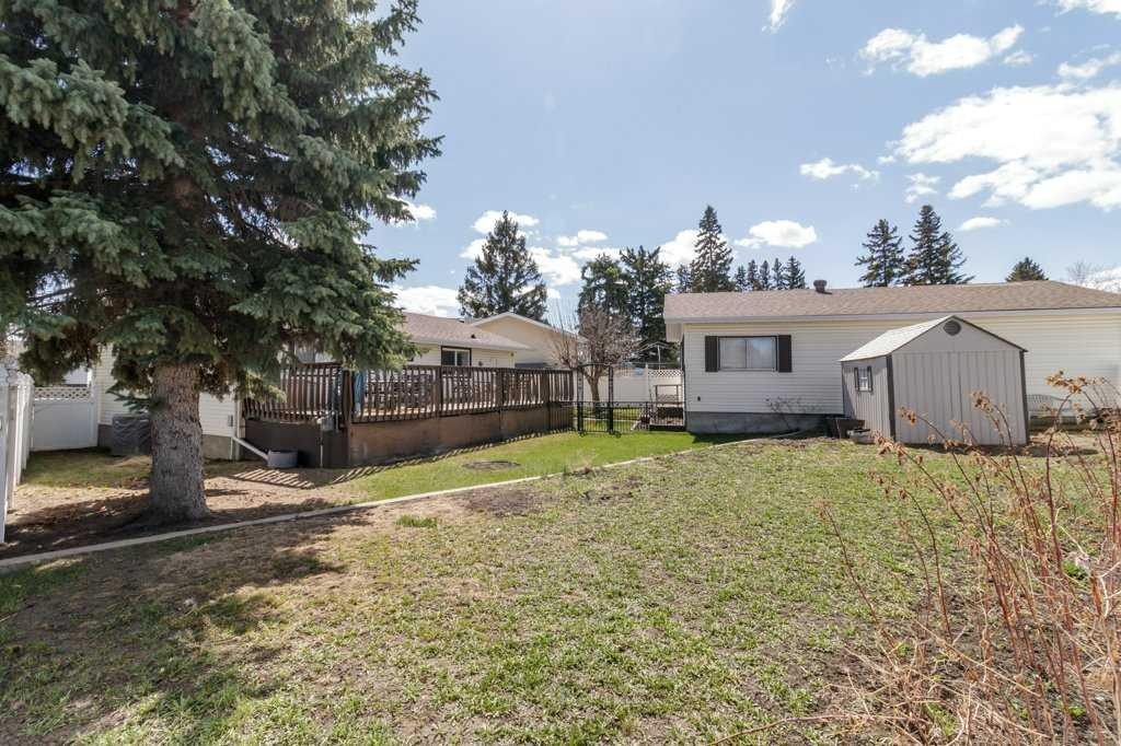 40 Neal Close, Red Deer, AB - Outdoor
