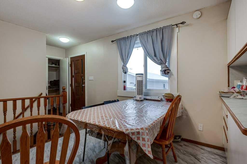 35 Ayers Avenue, Red Deer, AB - Indoor