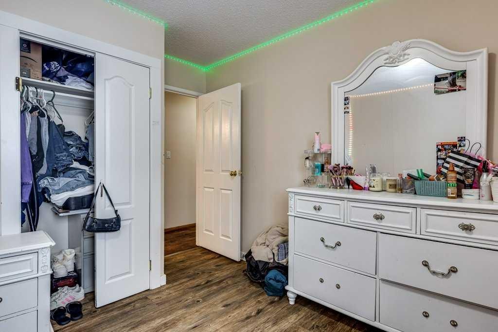 35 Ayers Avenue, Red Deer, AB - Indoor