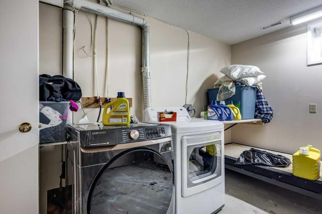 35 Ayers Avenue, Red Deer, AB - Indoor Photo Showing Laundry Room