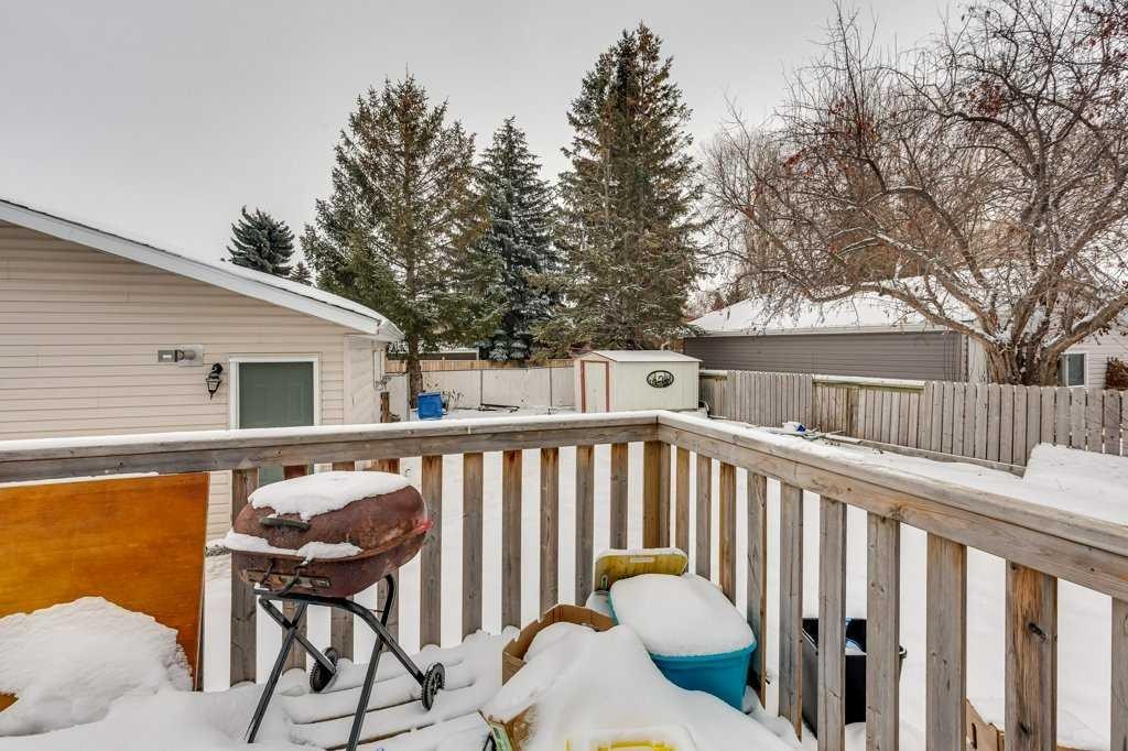 35 Ayers Avenue, Red Deer, AB - Outdoor