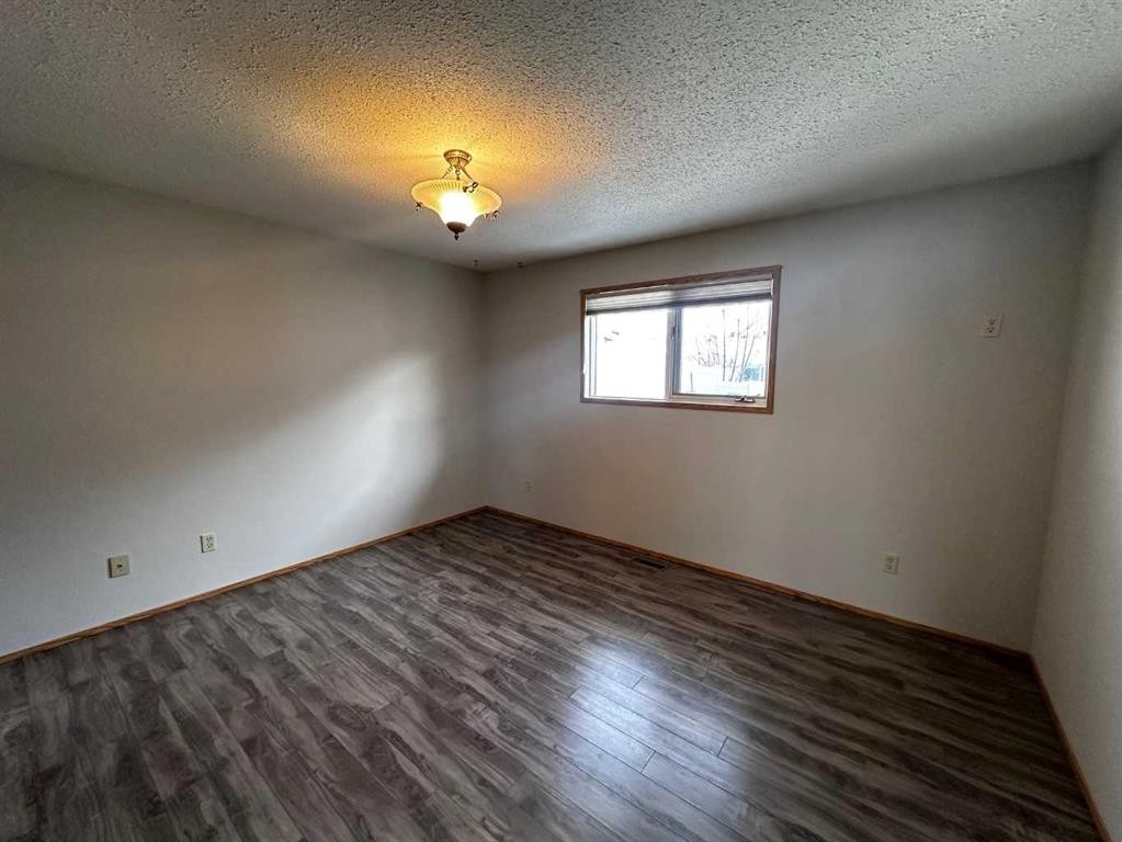202 Ebert Close, Red Deer, AB - Indoor Photo Showing Other Room