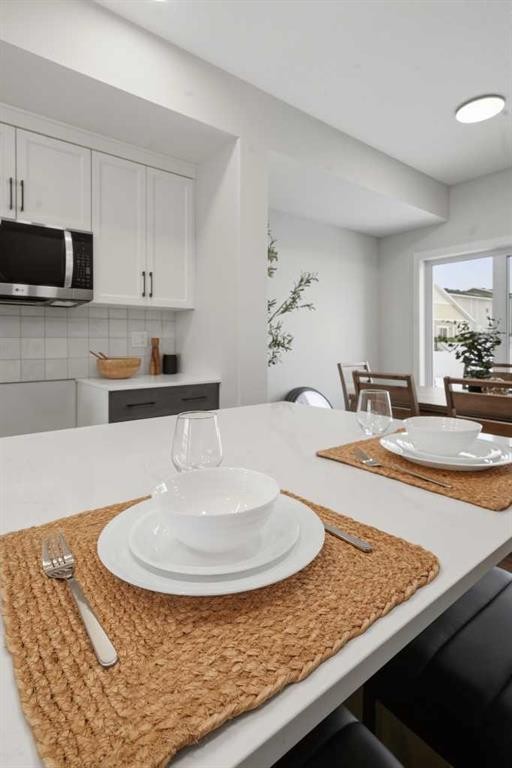 17 Gray Close, Sylvan Lake, AB - Indoor