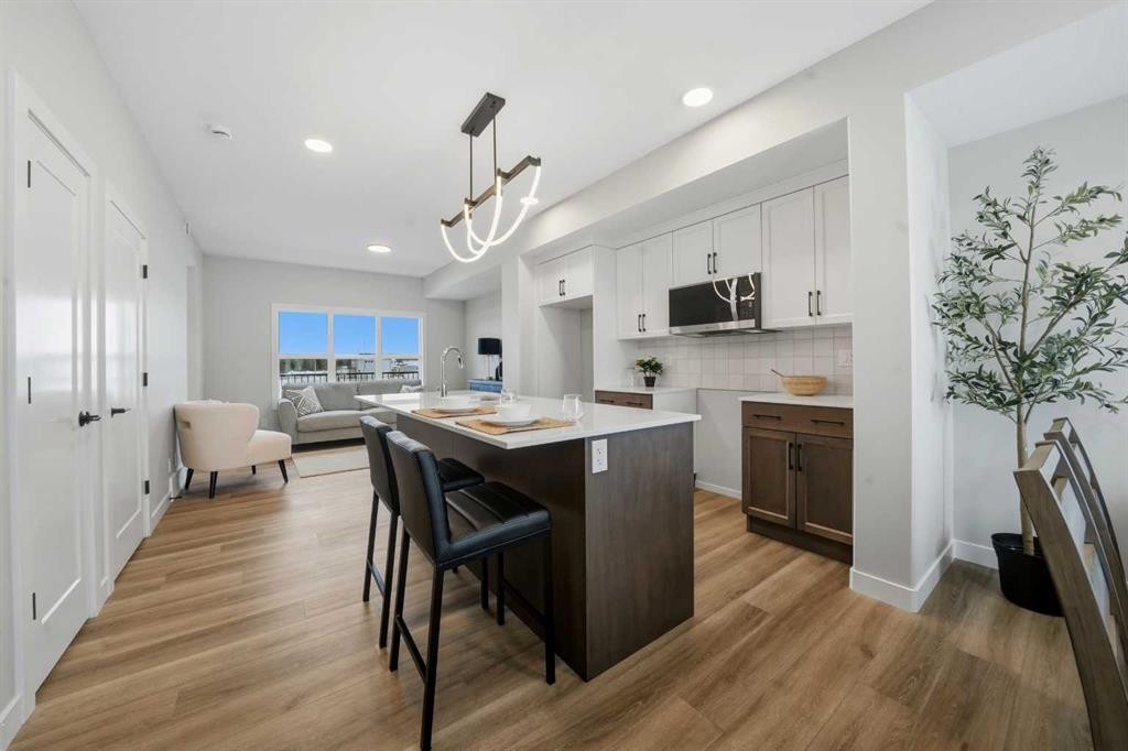 17 Gray Close, Sylvan Lake, AB - Indoor Photo Showing Other Room