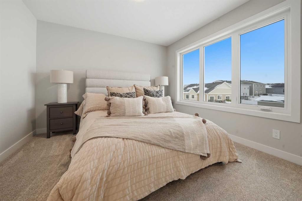 17 Gray Close, Sylvan Lake, AB - Indoor Photo Showing Bedroom
