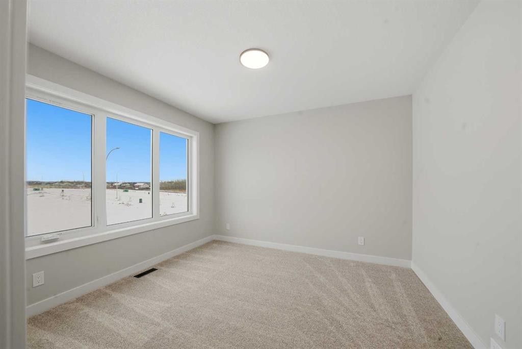 17 Gray Close, Sylvan Lake, AB - Indoor Photo Showing Other Room