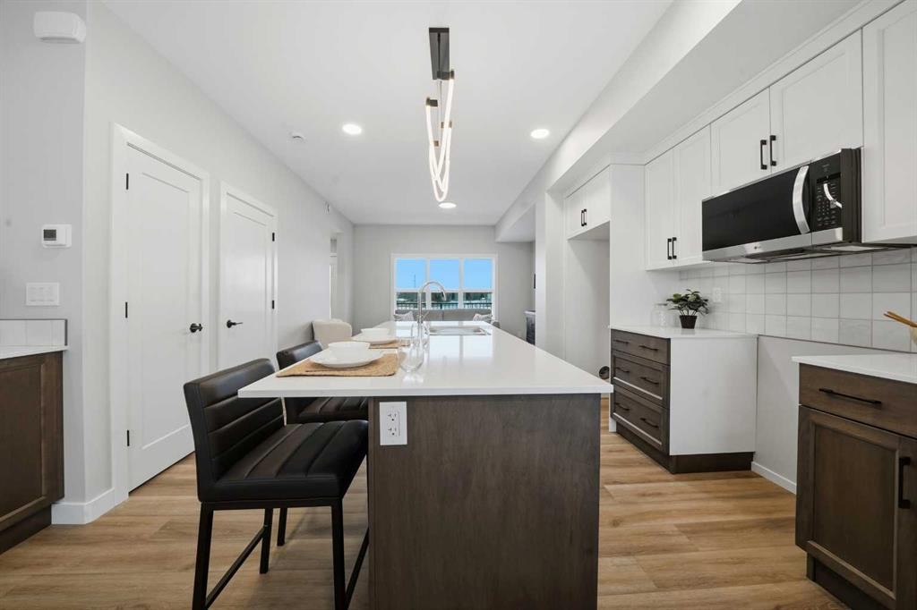 17 Gray Close, Sylvan Lake, AB - Indoor Photo Showing Kitchen