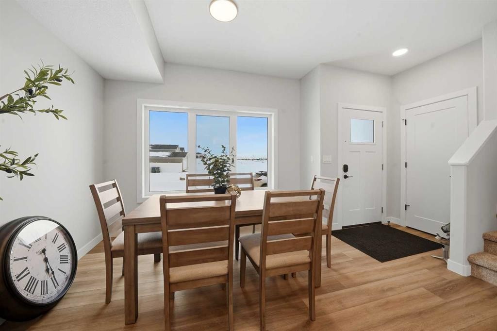 17 Gray Close, Sylvan Lake, AB - Indoor Photo Showing Dining Room
