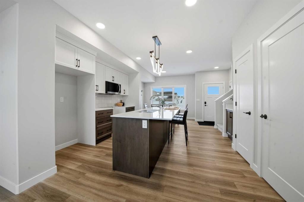 17 Gray Close, Sylvan Lake, AB - Indoor Photo Showing Kitchen
