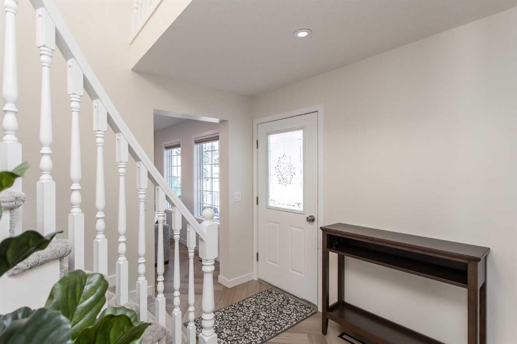 10 Pickwick Lane, Lacombe, AB - Indoor Photo Showing Other Room