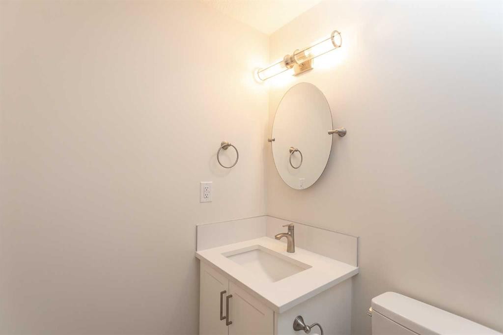 10 Pickwick Lane, Lacombe, AB - Indoor Photo Showing Bathroom