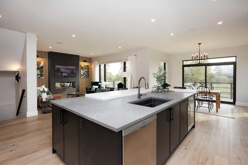 125 Emerald Drive, Red Deer, AB - Indoor Photo Showing Kitchen