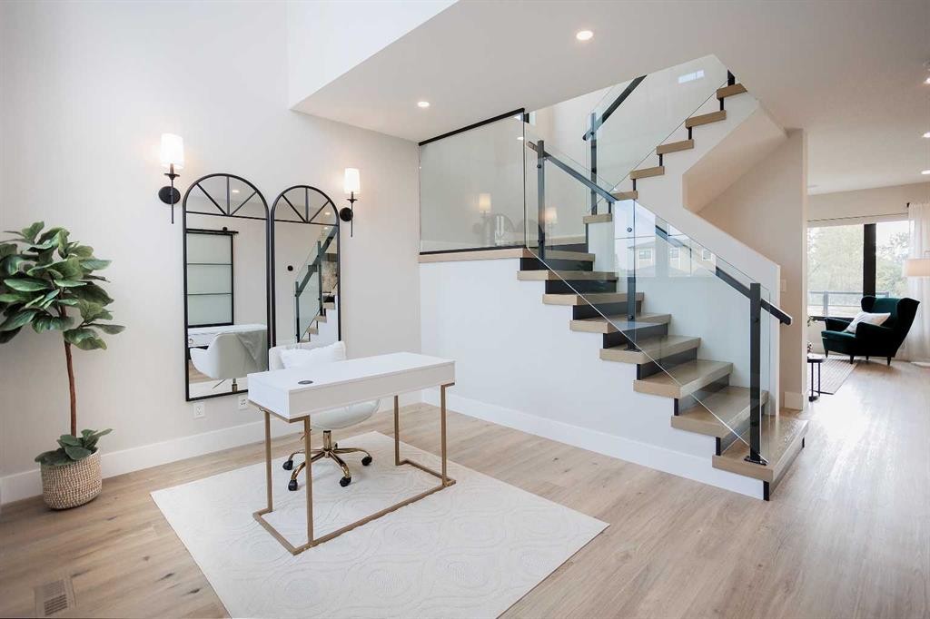 125 Emerald Drive, Red Deer, AB - Indoor Photo Showing Other Room