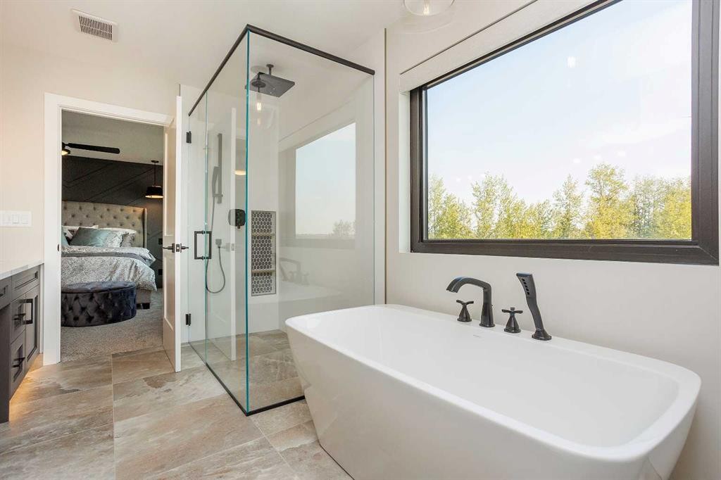 125 Emerald Drive, Red Deer, AB - Indoor Photo Showing Bathroom