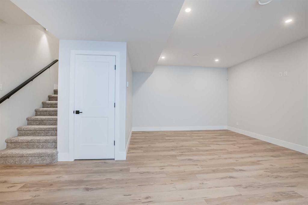 125 Emerald Drive, Red Deer, AB - Indoor Photo Showing Other Room