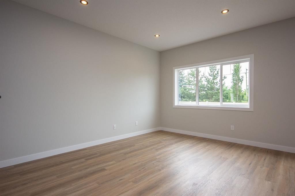 37 Terra Close, Red Deer, AB - Indoor Photo Showing Other Room