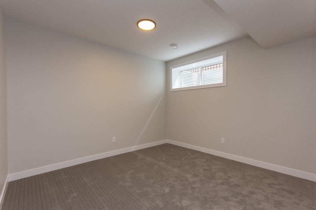 37 Terra Close, Red Deer, AB - Indoor Photo Showing Other Room