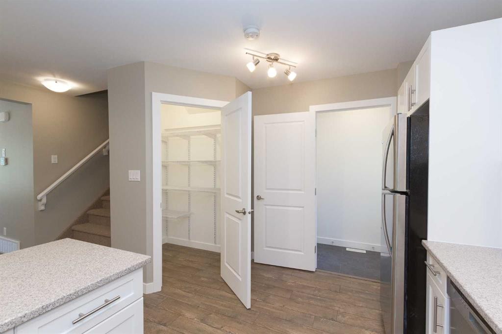 12504 119 Avenue Nw, Edmonton, AB - Indoor