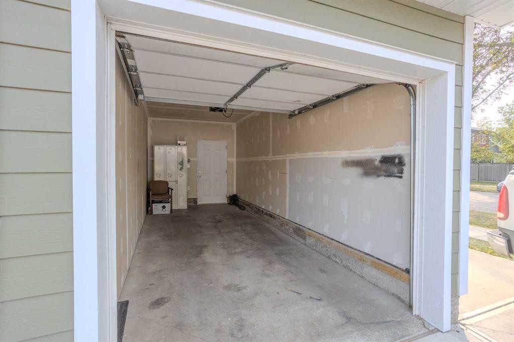 12504 119 Avenue Nw, Edmonton, AB - Indoor Photo Showing Garage