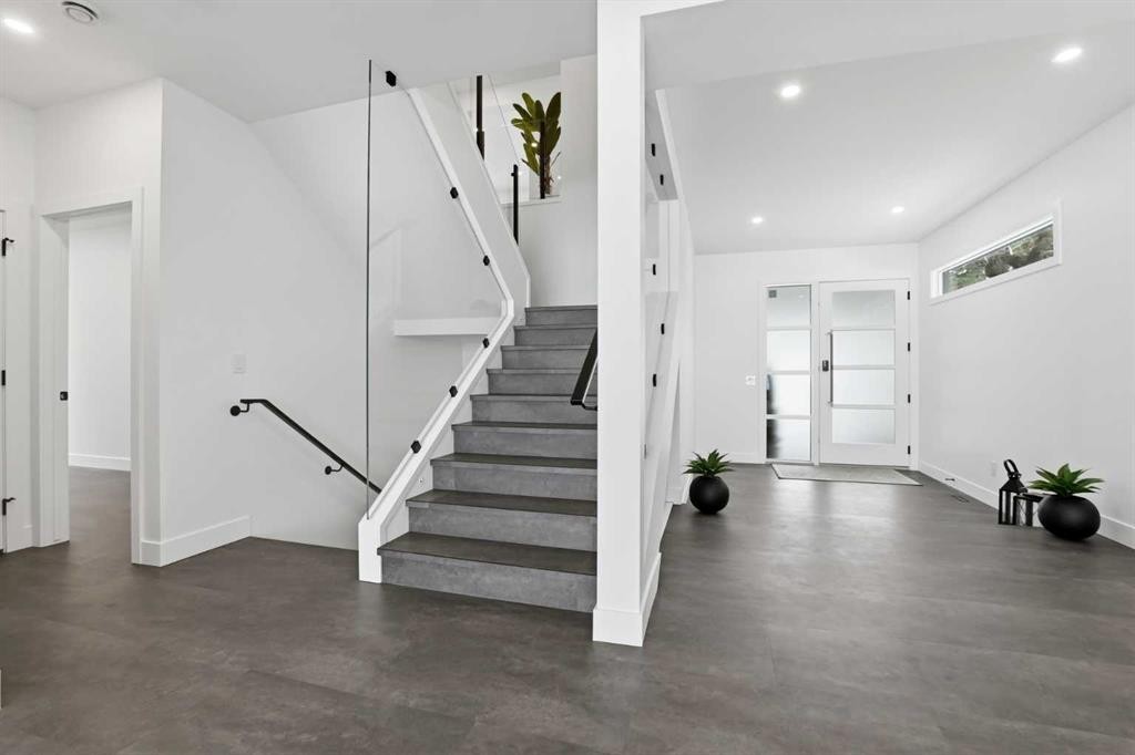 158 Jarvis Bay Drive, Jarvis Bay, AB - Indoor Photo Showing Other Room