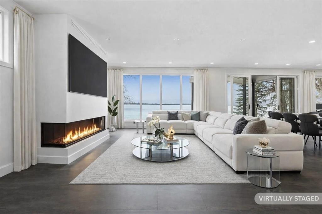 158 Jarvis Bay Drive, Jarvis Bay, AB - Indoor Photo Showing Living Room With Fireplace