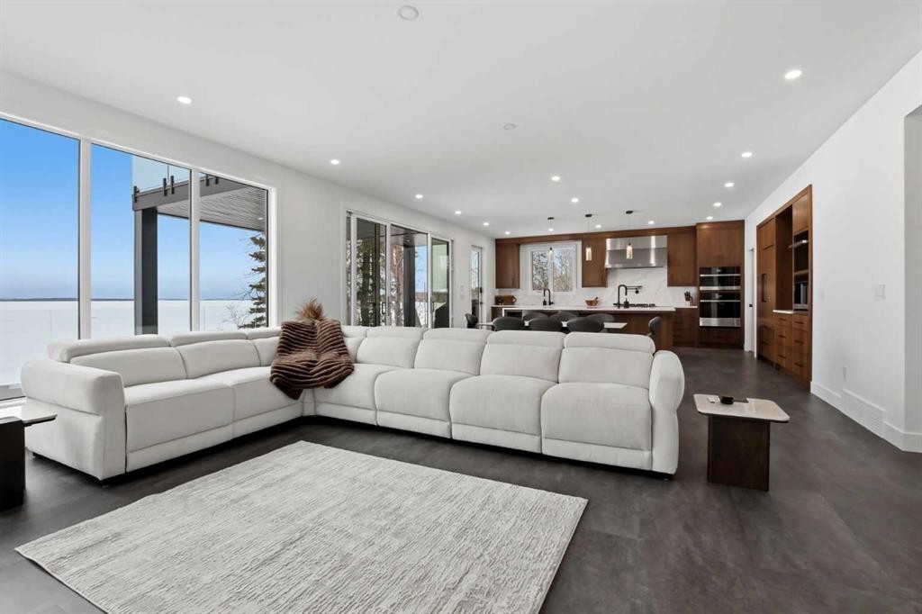 158 Jarvis Bay Drive, Jarvis Bay, AB - Indoor Photo Showing Living Room