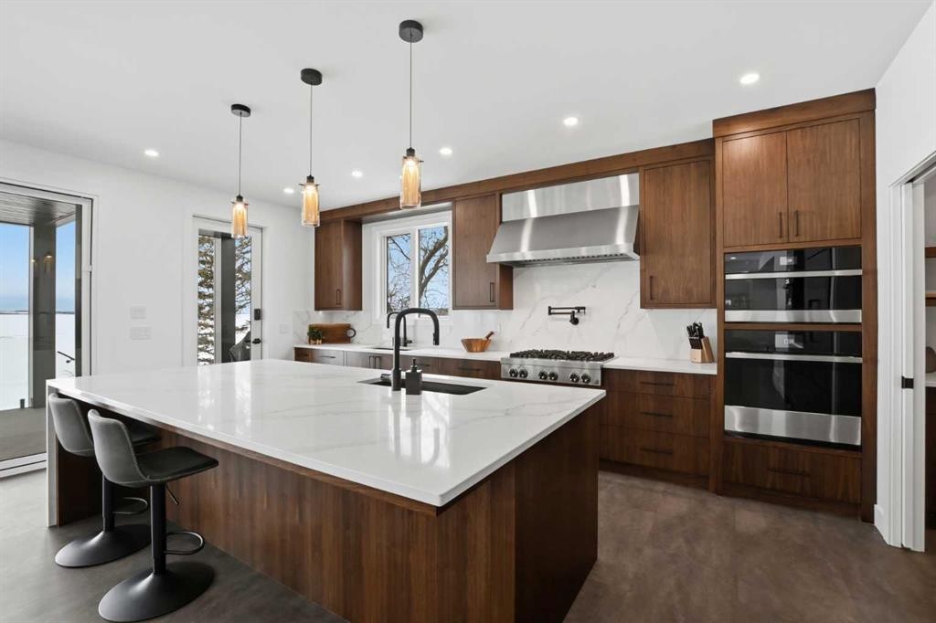 158 Jarvis Bay Drive, Jarvis Bay, AB - Indoor Photo Showing Kitchen With Upgraded Kitchen