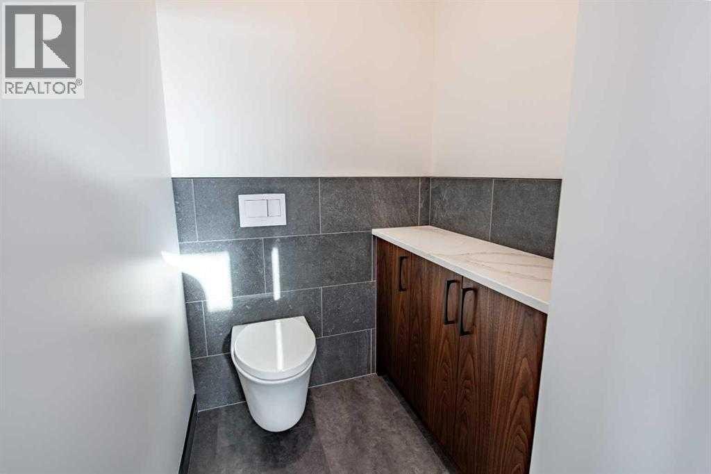 158 Jarvis Bay Drive, Jarvis Bay, AB - Indoor Photo Showing Bathroom